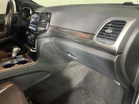 Used 2021 Jeep Grand Cherokee Laredo X AWD/4WD image 27
