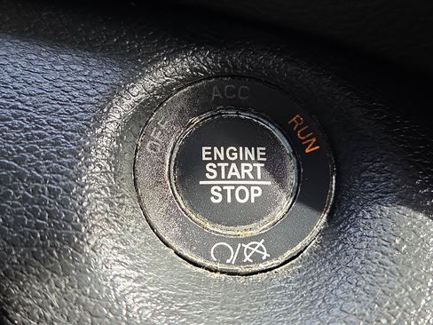 Used 2020 Jeep Cherokee Altitude image 19