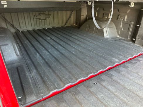 Used 2021 Chevrolet Silverado 1500 Custom Trail Boss w/ LPO, Dark Essentials Package image 15