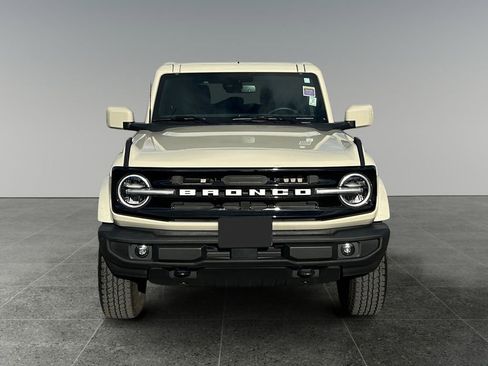 Used 2025 Ford Bronco Outer Banks image 2