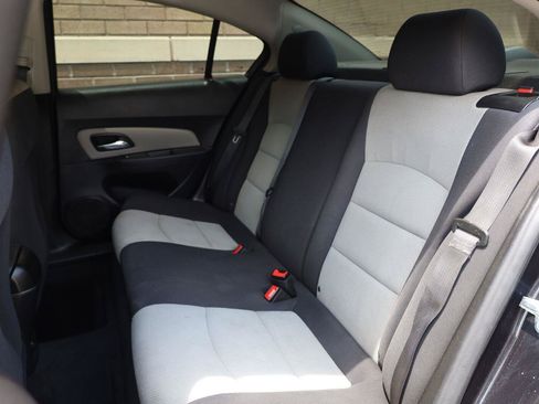 Used 2016 Chevrolet Cruze LS FWD image 18