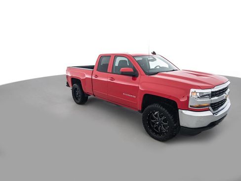 Used 2018 Chevrolet Silverado 1500 LT AWD/4WD image 3
