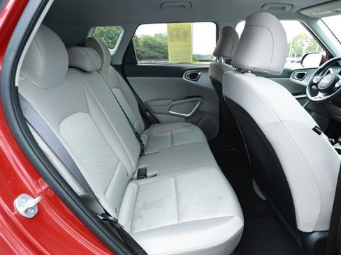 Used 2023 Kia Soul LX w/ LX Technology Package FWD image 26