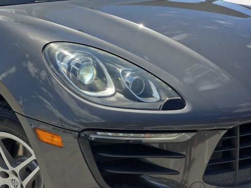 Used 2018 Porsche Macan AWD/4WD image 35