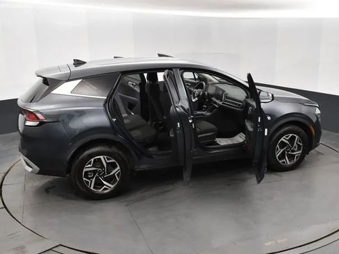 Used 2025 Kia Sportage LX AWD/4WD image 6