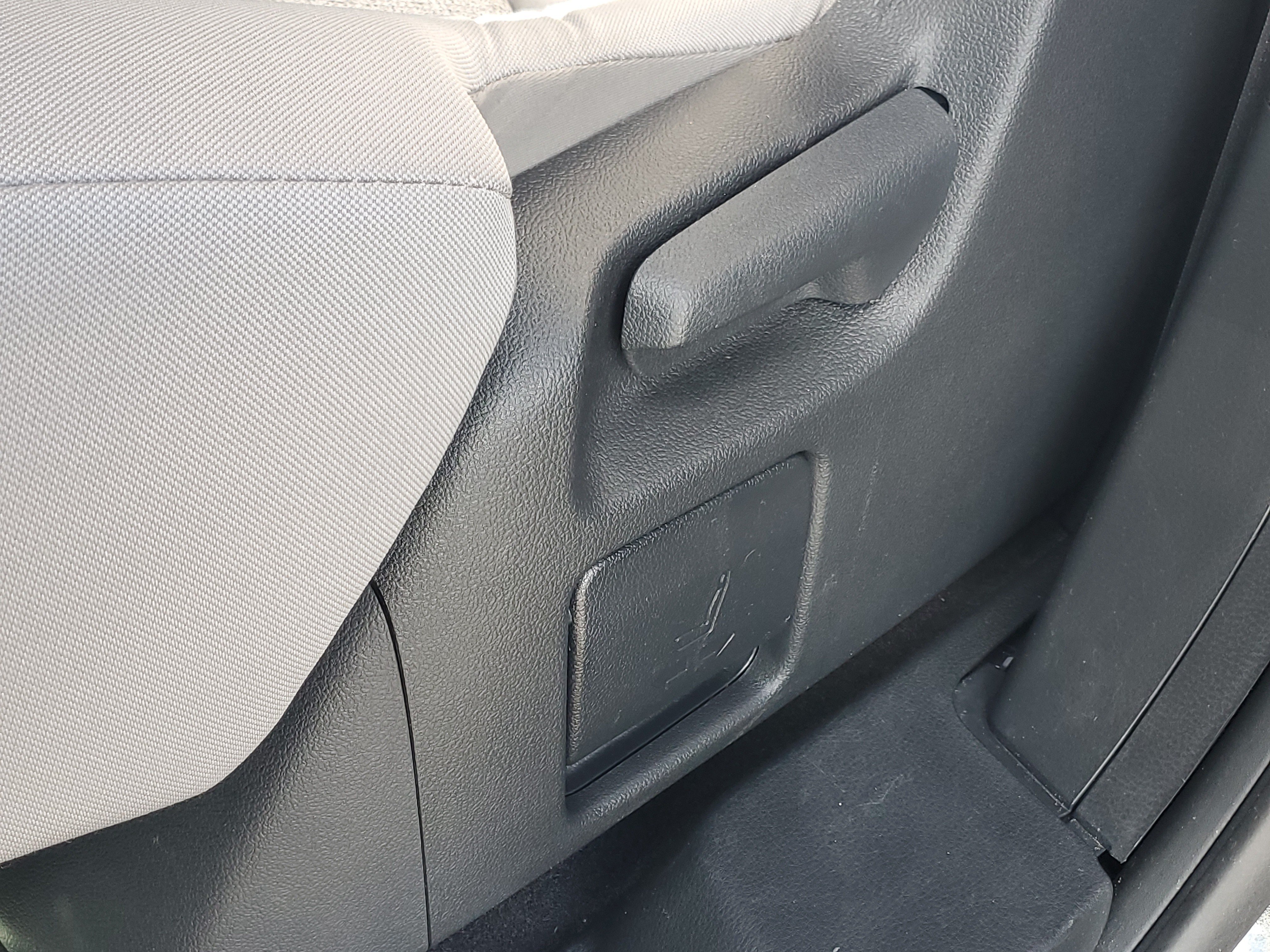Certified 2025 Toyota Sienna LE FWD image 15