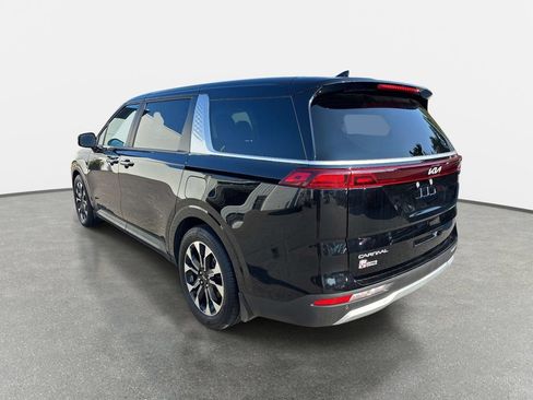 Used 2024 Kia Carnival EX FWD image 6