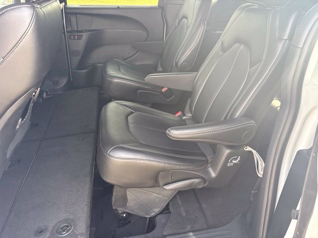 Used 2026 Chrysler Pacifica Select FWD image 7