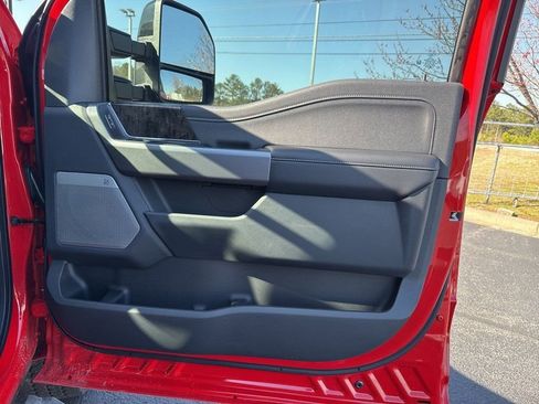 New 2025 Ford F250 Lariat w/ Black Appearance Package image 18