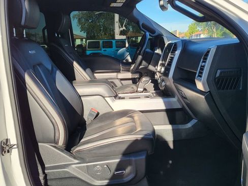 Used 2019 Ford F150 Platinum w/ Equipment Group 701A Luxury AWD/4WD image 18