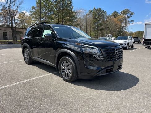 New 2026 Nissan Pathfinder SV w/ SV Premium Package image 4