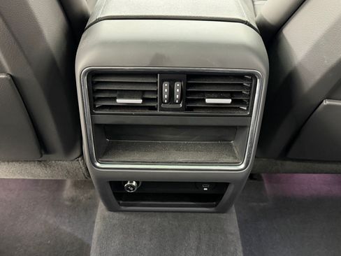 Certified 2023 Porsche Cayenne AWD/4WD image 32