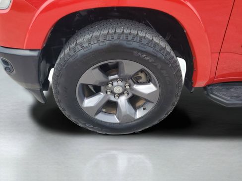 Used 2021 RAM 1500 Big Horn w/ Built-to-serve Edition image 18