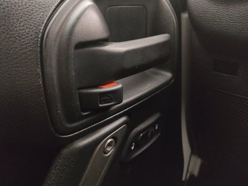 Used 2018 Jeep Wrangler Unlimited Sport S image 27