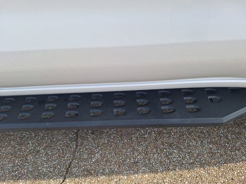 Used 2025 Chevrolet Silverado 1500 LTZ w/ LTZ Premium Package image 18