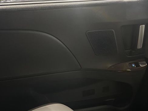 Used 2017 Toyota Sienna Limited Premium AWD/4WD image 22