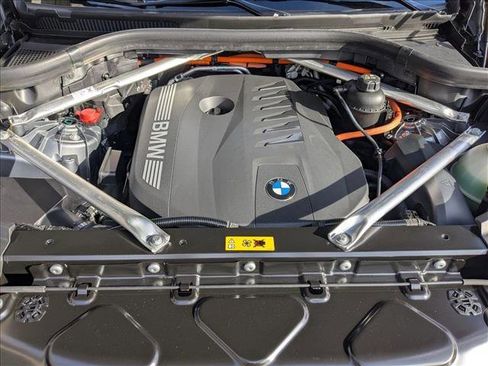 New 2026 BMW X5 xDrive50e w/ Climate Comfort Package image 18