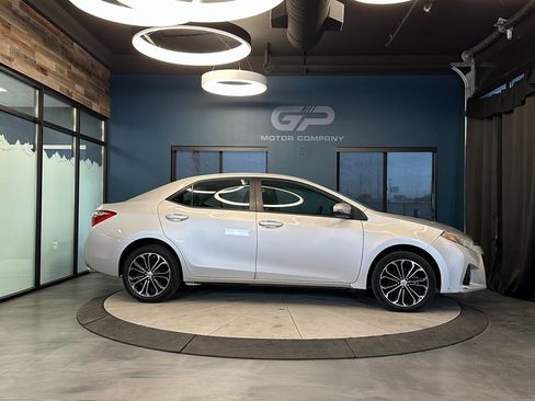 Used 2016 Toyota Corolla S image 2