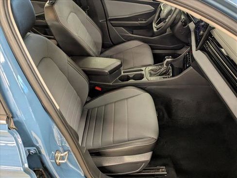 Used 2025 Volkswagen Jetta SE image 21