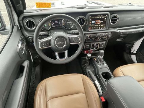 Used 2023 Jeep Wrangler Unlimited Rubicon 4xe w/ Safety Group image 17