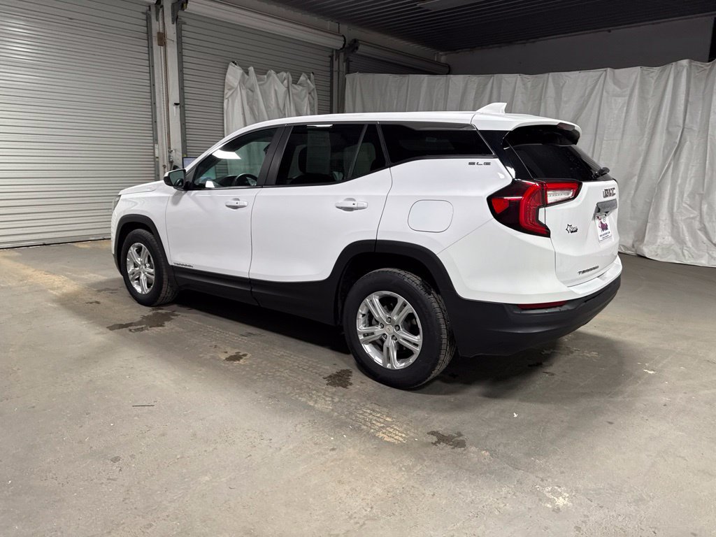 Used 2024 GMC Terrain SLE FWD image 5