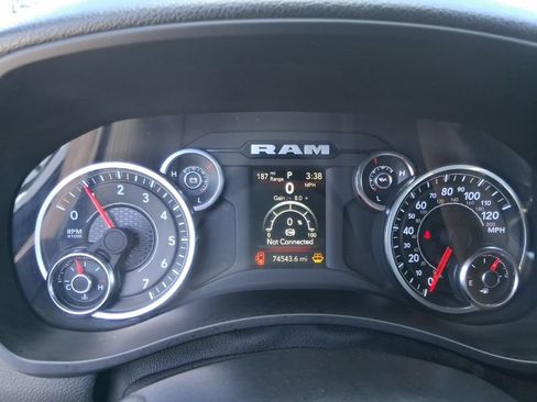 Used 2024 RAM 2500 Tradesman w/ Chrome Appearance Group AWD/4WD image 19
