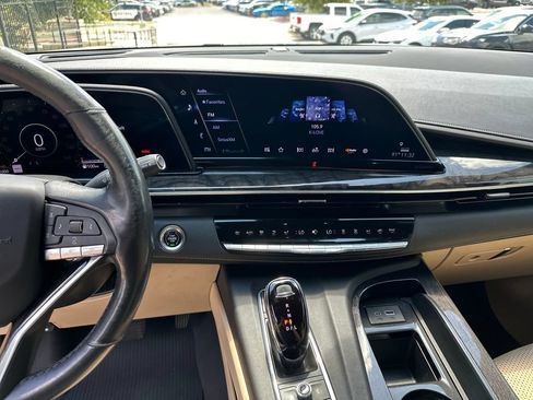 Used 2023 Cadillac Escalade ESV Premium Luxury w/ Performance Package AWD/4WD image 23