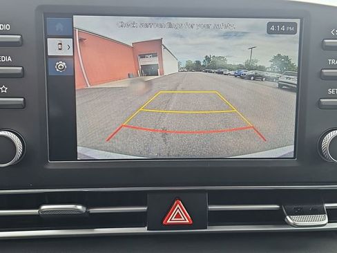 Used 2025 Hyundai Elantra SE FWD image 15