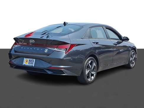 Used 2023 Hyundai Elantra SEL w/ Convenience Package FWD image 6