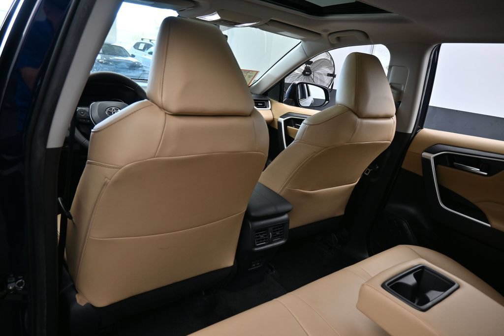 Used 2025 Toyota RAV4 XLE Premium FWD image 32