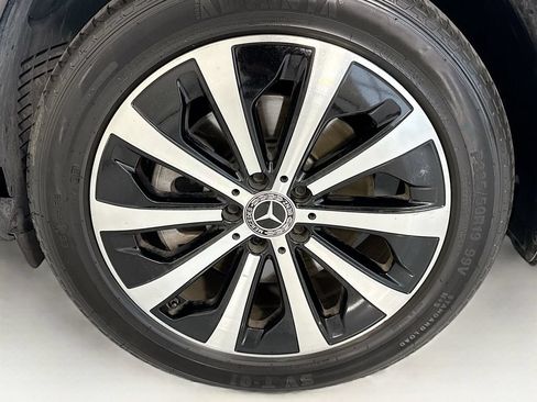 Used 2023 Mercedes-Benz GLB 250 image 30