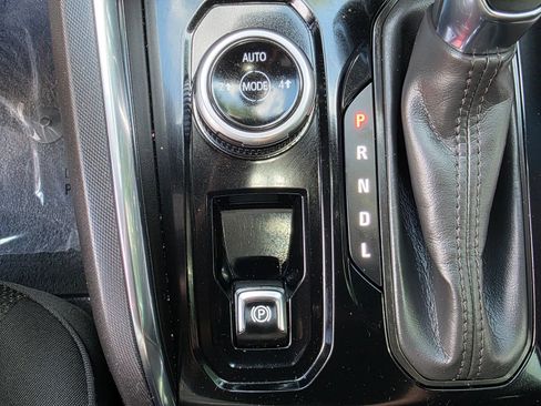 Used 2024 GMC Canyon Elevation w/ Trailering Package AWD/4WD image 17