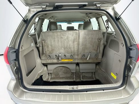 Used 2009 Toyota Sienna CE FWD image 21