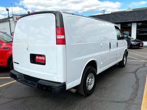 Used 2019 Chevrolet Express 3500 w/ Driver Convenience Package image 4