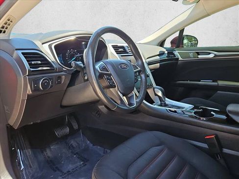 Used 2015 Ford Fusion SE FWD image 9