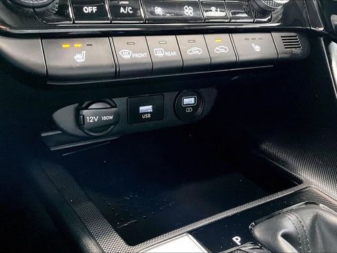 Used 2023 Hyundai Elantra Limited image 32