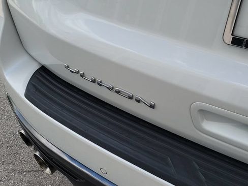 Used 2022 GMC Yukon AT4 w/ Technology Package AWD/4WD image 9