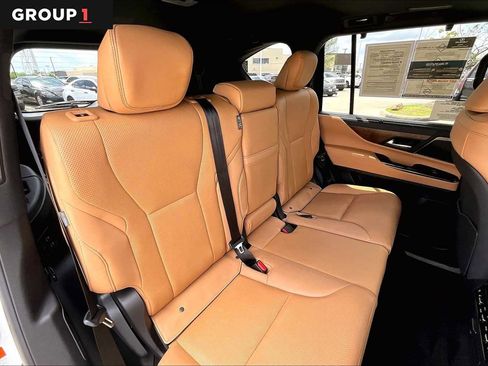 Certified 2026 Lexus LX 700h Luxury w/ Appearance Package AWD/4WD image 17
