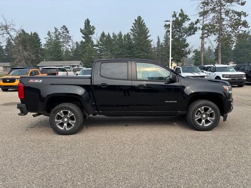 Used 2019 Chevrolet Colorado Z71 AWD/4WD image 2