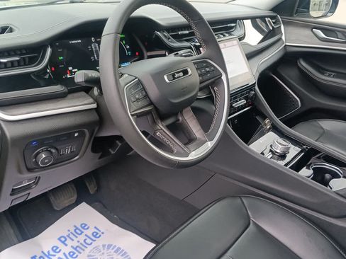 Used 2023 Jeep Grand Cherokee 4WD 4xe image 15