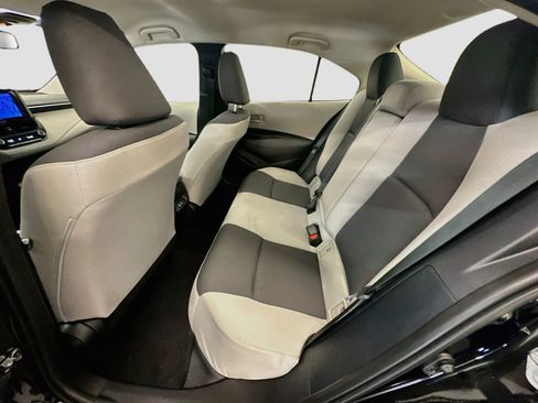Used 2025 Toyota Corolla LE FWD image 28