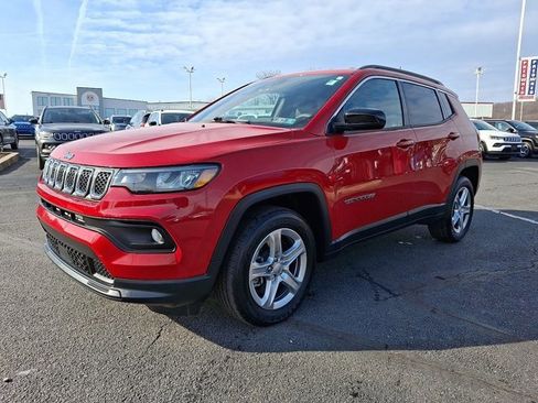 Certified 2023 Jeep Compass Latitude w/ Convenience Group image 3