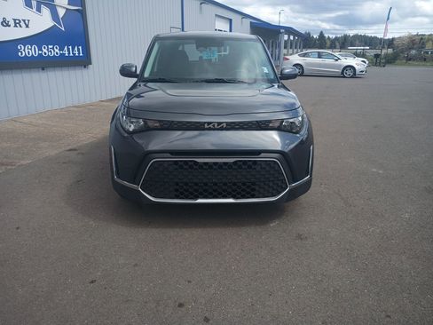 Used 2024 Kia Soul LX w/ Option Group 015 FWD image 3