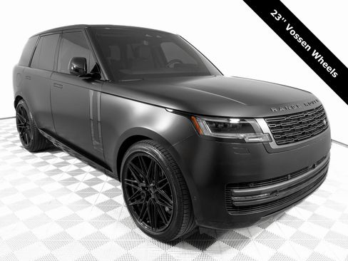 Used 2025 Land Rover Range Rover SE image 3