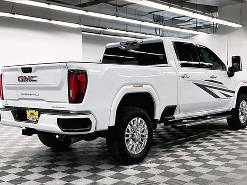 Used 2022 GMC Sierra 3500 Denali w/ Denali Ultimate Package image 12