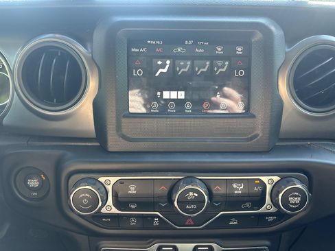 Used 2022 Jeep Gladiator Sport AWD/4WD image 21