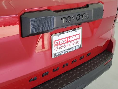 Used 2025 Toyota 4Runner SR5 AWD/4WD image 8