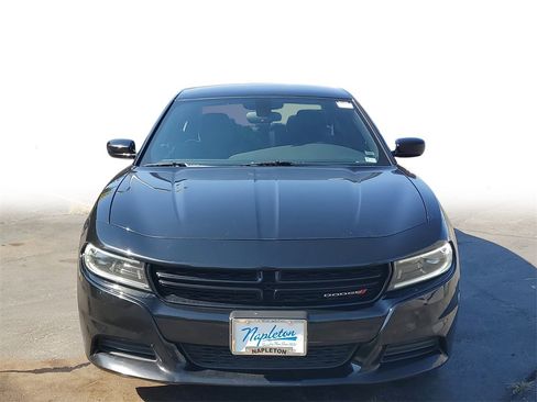 Used 2023 Dodge Charger SXT image 2