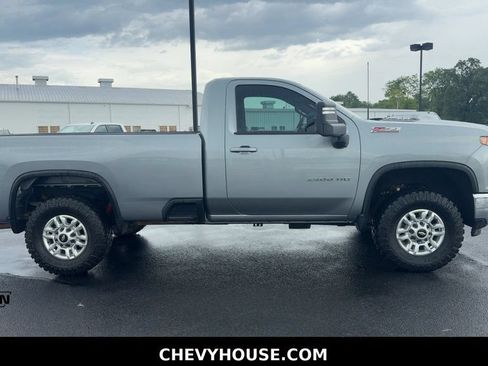 Used 2025 Chevrolet Silverado 2500 LT w/ Convenience Package AWD/4WD image 2