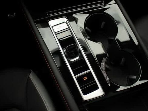 New 2024 Volkswagen Atlas Peak Edition SEL image 27